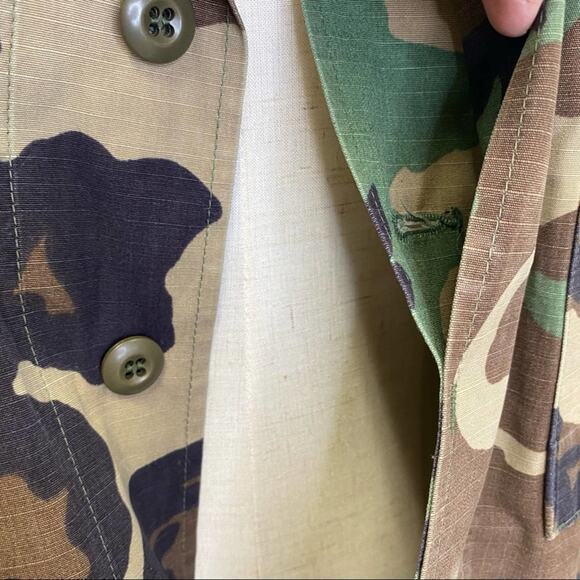 Authentic Military camo ripstop shirt jacket shacket with patches  size Medium - Picture 12 of 15
